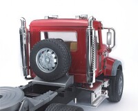 Bruder MACK Granite LKW mit Tieflader und JCB 4CX Baggerlade